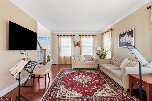 5 Rigger Ct, Hillsborough Twp., NJ 08844