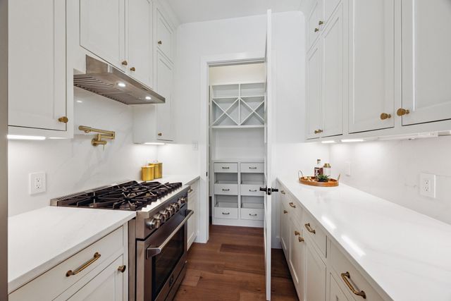 6422 Walnut Hill Lane, Dallas, TX 75230