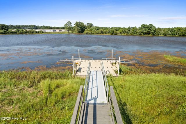 1573 Murre Court SE, Bolivia, NC 28422