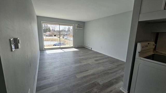 850 E Old Willow Road 218, Prospect Heights, IL 60070