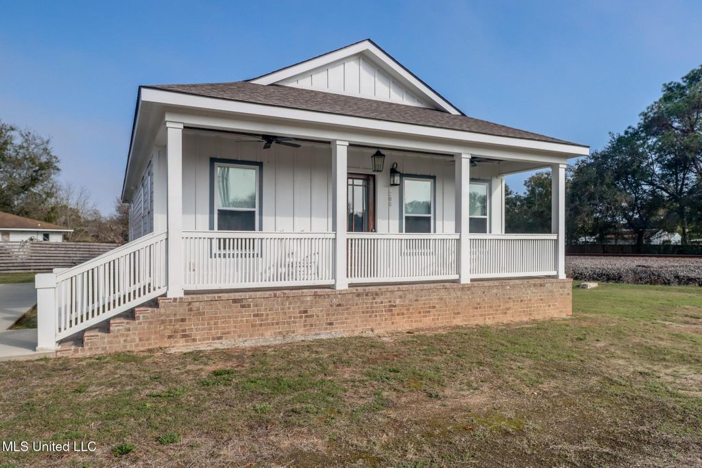 306 Cowan Road, Gulfport, MS 39507