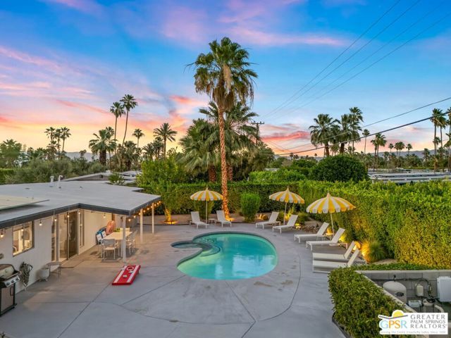 242 Cerritos Drive, Palm Springs, CA 92262