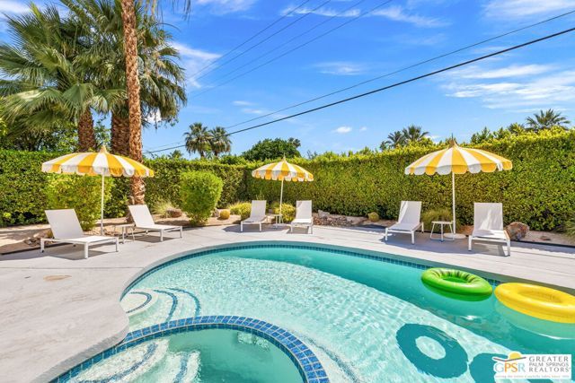 242 Cerritos Drive, Palm Springs, CA 92262