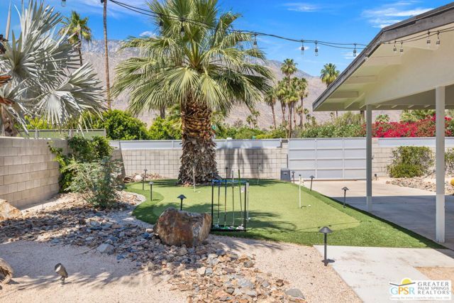 242 Cerritos Drive, Palm Springs, CA 92262