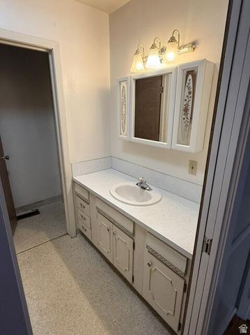 2735 N COUNTRY CLUB DR, Provo, UT 84604