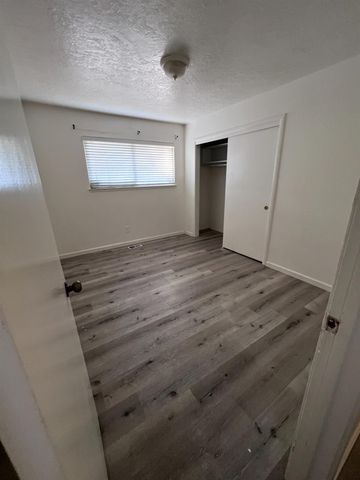 6811 Bowling Dr, Sacramento, CA 95823