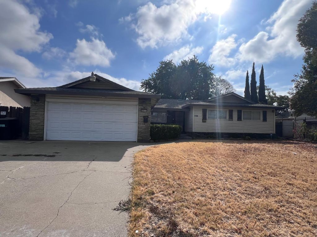 6811 Bowling Dr, Sacramento, CA 95823