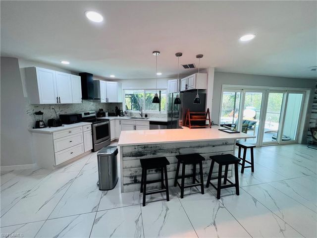 4439 Parrot AVE, Naples, FL 34104