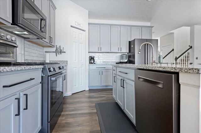 528 Golden Pond Avenue, Johnstown, OH 43031