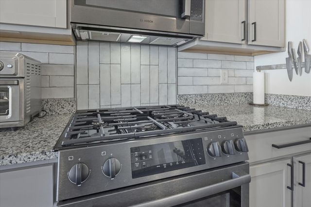 528 Golden Pond Avenue, Johnstown, OH 43031