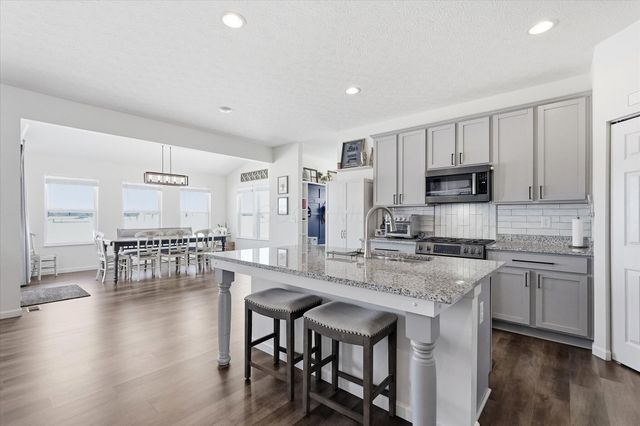 528 Golden Pond Avenue, Johnstown, OH 43031