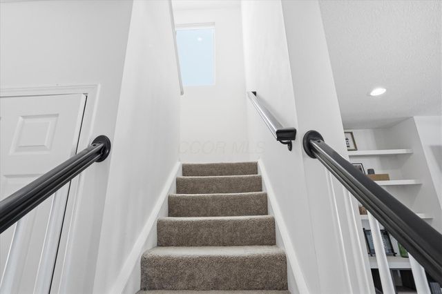 528 Golden Pond Avenue, Johnstown, OH 43031