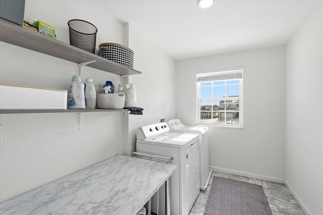 528 Golden Pond Avenue, Johnstown, OH 43031