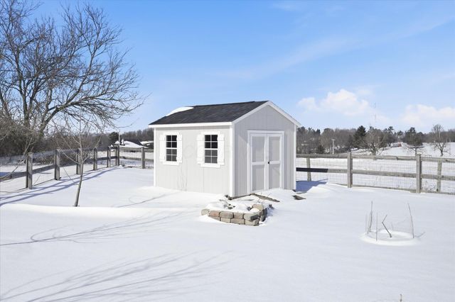 528 Golden Pond Avenue, Johnstown, OH 43031