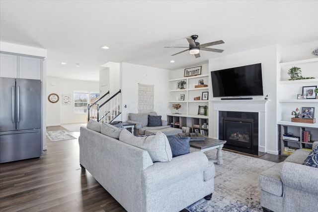 528 Golden Pond Avenue, Johnstown, OH 43031