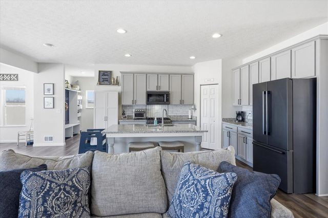 528 Golden Pond Avenue, Johnstown, OH 43031