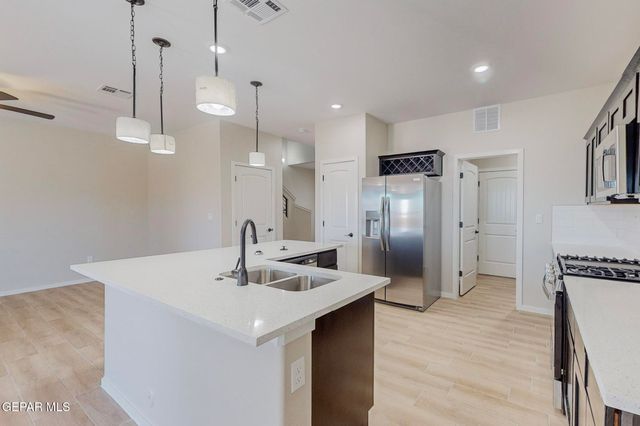 516 LOGWOOD Avenue, Canutillo, TX 79835