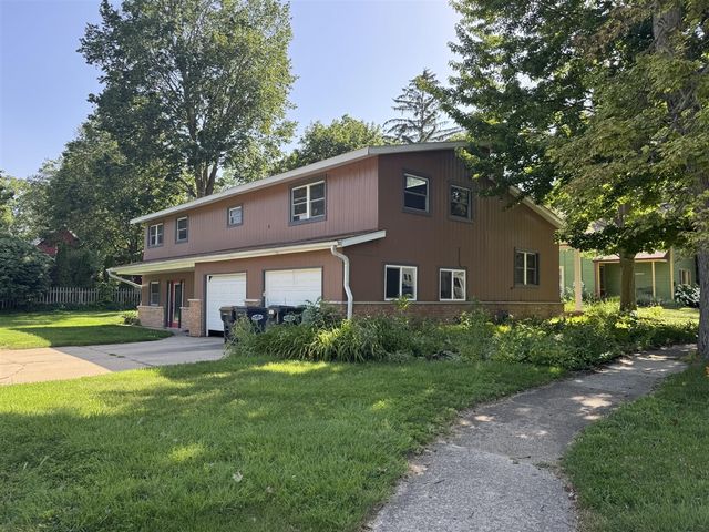748 Green Street, South Haven, MI 49090