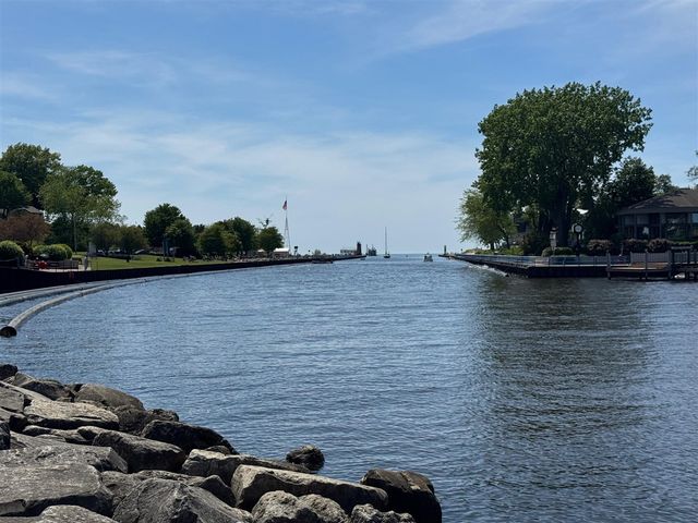 748 Green Street, South Haven, MI 49090