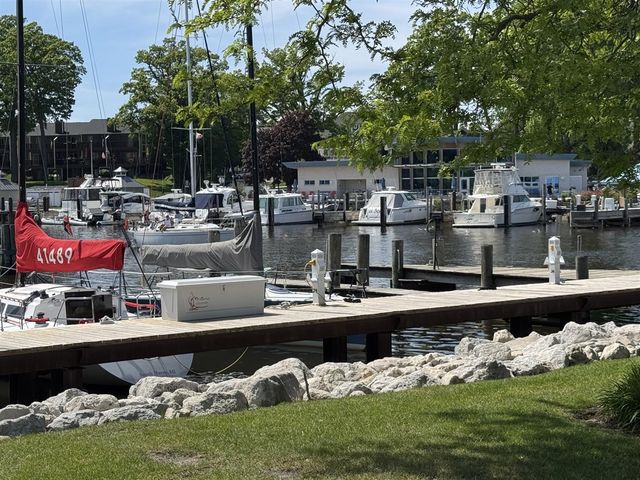 748 Green Street, South Haven, MI 49090