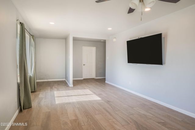 1035 E Mulberry Avenue, Las Cruces, NM 88001