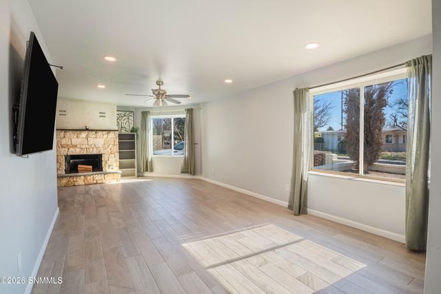 1035 E Mulberry Avenue, Las Cruces, NM 88001