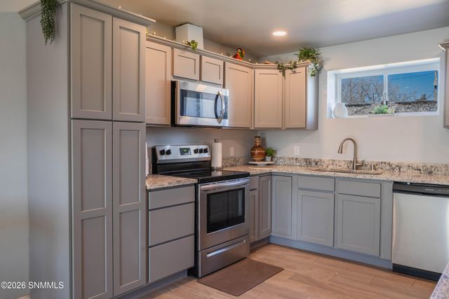 1035 E Mulberry Avenue, Las Cruces, NM 88001