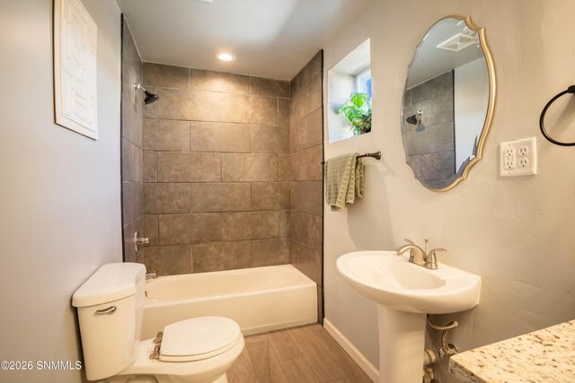 1035 E Mulberry Avenue, Las Cruces, NM 88001