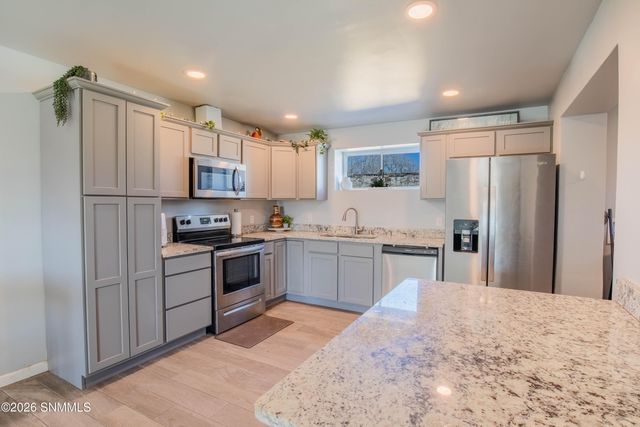 1035 E Mulberry Avenue, Las Cruces, NM 88001