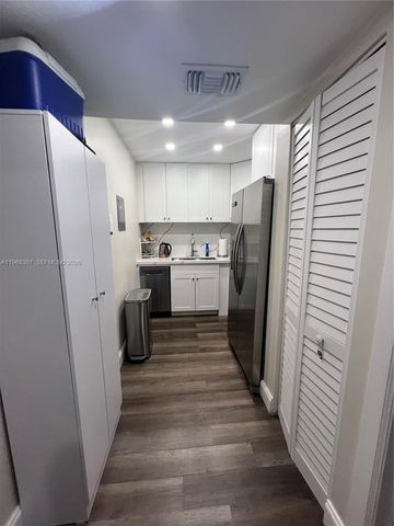 3642 NE 171st St 307, North Miami Beach, FL 33160