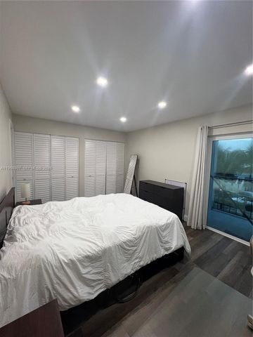 3642 NE 171st St 307, North Miami Beach, FL 33160