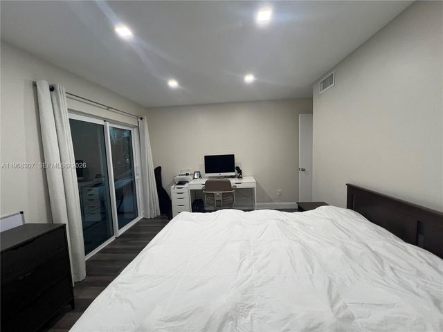 3642 NE 171st St 307, North Miami Beach, FL 33160