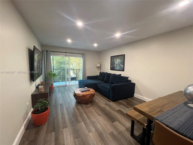 3642 NE 171st St 307, North Miami Beach, FL 33160