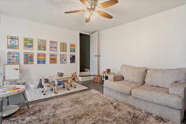 250 Bonnacroft Dr, Hermitage, TN 37076