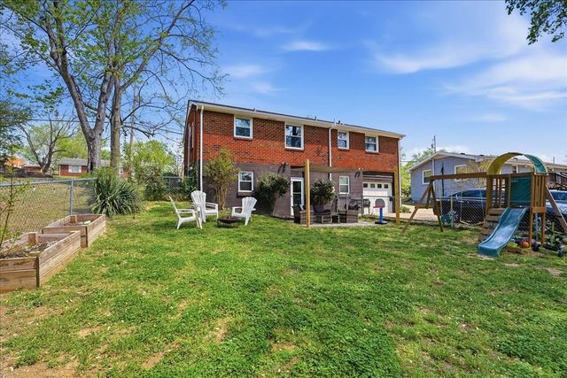 250 Bonnacroft Dr, Hermitage, TN 37076