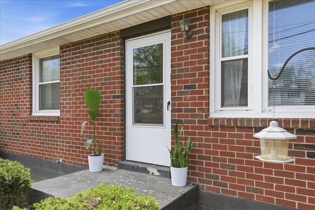 250 Bonnacroft Dr, Hermitage, TN 37076