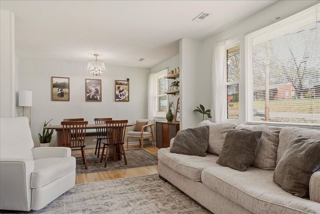 250 Bonnacroft Dr, Hermitage, TN 37076