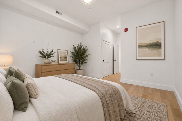 13 Clyde St B, Somerville, MA 02145
