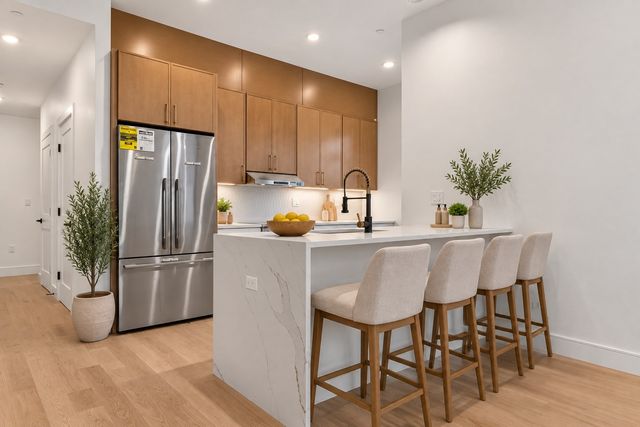 13 Clyde St B, Somerville, MA 02145
