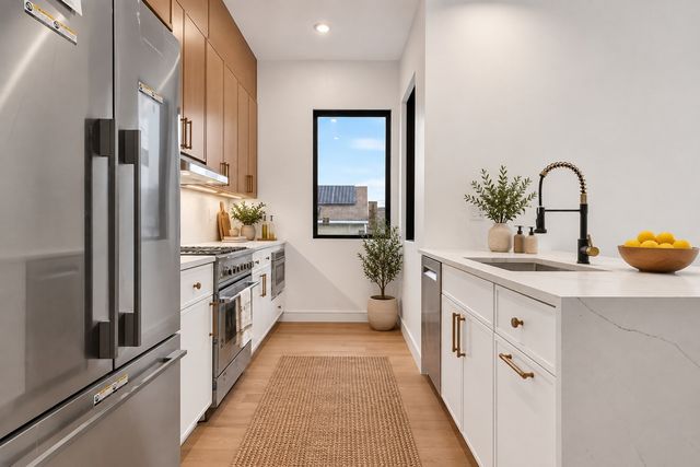 13 Clyde St B, Somerville, MA 02145