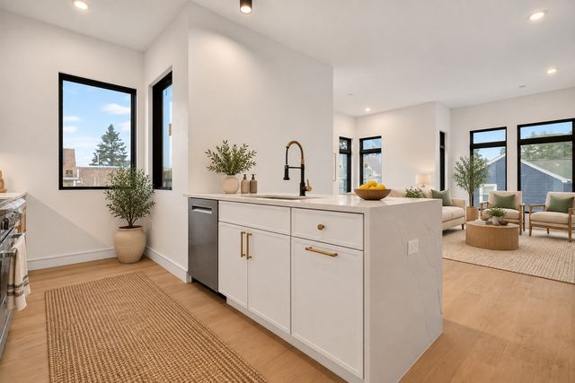 13 Clyde St B, Somerville, MA 02145