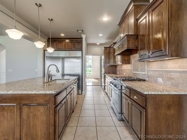 12718 S 2nd Street, Jenks, OK 74037