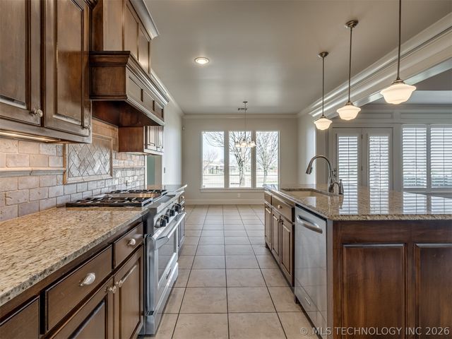 12718 S 2nd Street, Jenks, OK 74037