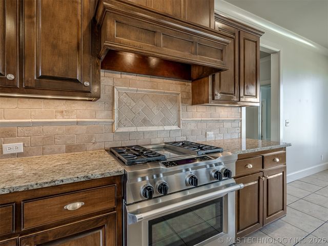 12718 S 2nd Street, Jenks, OK 74037