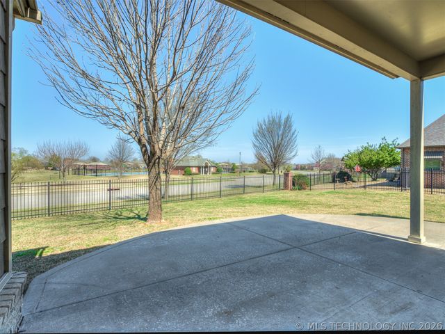 12718 S 2nd Street, Jenks, OK 74037