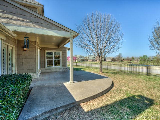 12718 S 2nd Street, Jenks, OK 74037