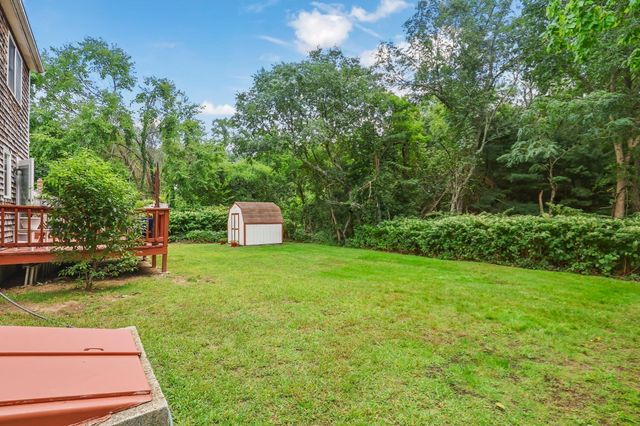 8 Fearing Hill Rd, Wareham, MA 02571