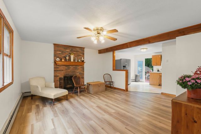8 Fearing Hill Rd, Wareham, MA 02571