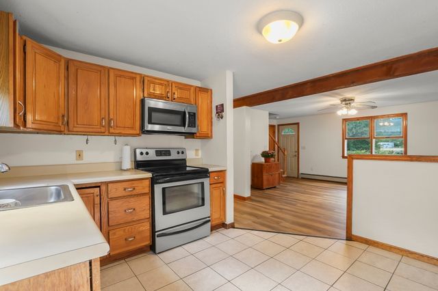 8 Fearing Hill Rd, Wareham, MA 02571