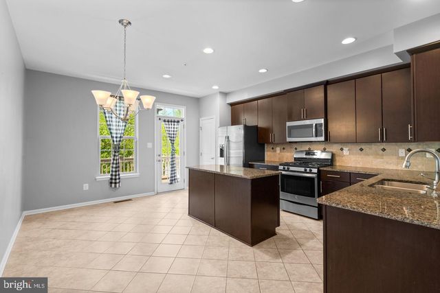 7204 WINDING HILLS DR, Hanover, MD 21076